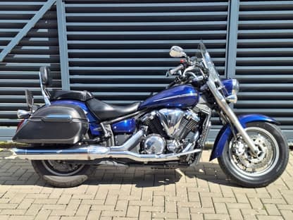 Yamaha XVS 1300 A MidnightStar