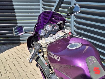 Suzuki GSX -R750