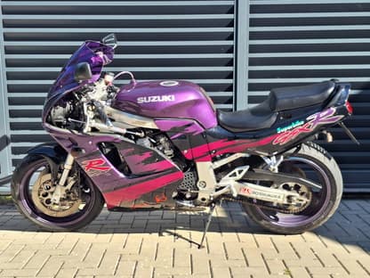 Suzuki GSX -R750