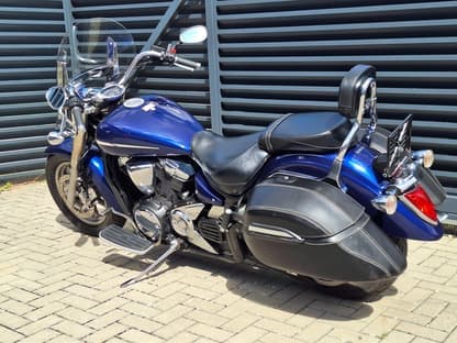 Yamaha XVS 1300 A MidnightStar