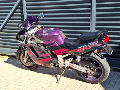Suzuki GSX -R750