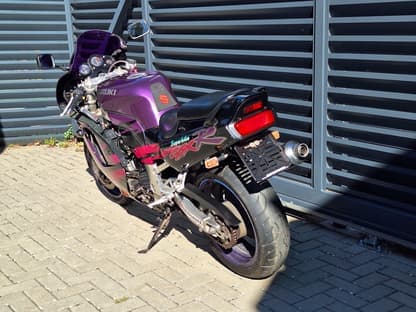 Suzuki GSX -R750