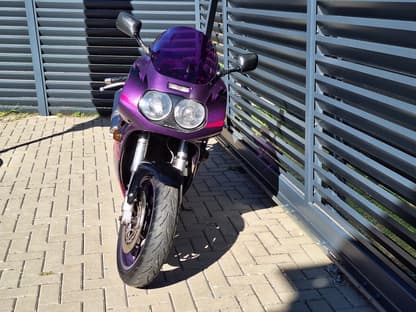Suzuki GSX -R750