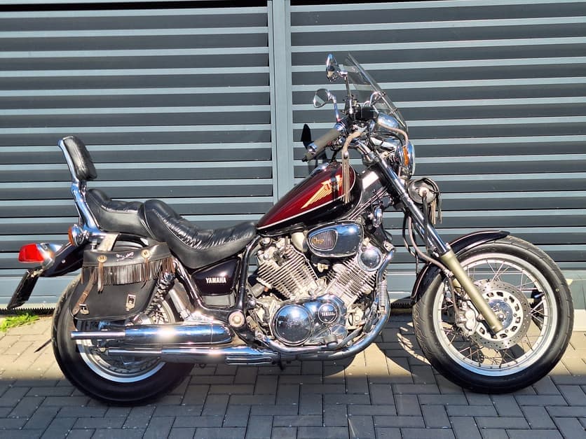 Yamaha XV750 Virago